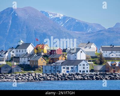 Ein Blick auf das Dorf Bjornsund, verlassen 1968 für Vollzeitbewohner, Gemeinde Hustadvika, More Og Romsdal, Norwegen, Skandinavien, Europa Stockfoto