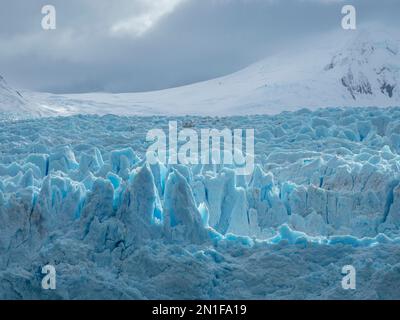 Blick auf den Garibaldi-Gletscher im Albert de Agostini-Nationalpark in der Cordillera Darwin-Gebirgskette, Chile, Südamerika Stockfoto