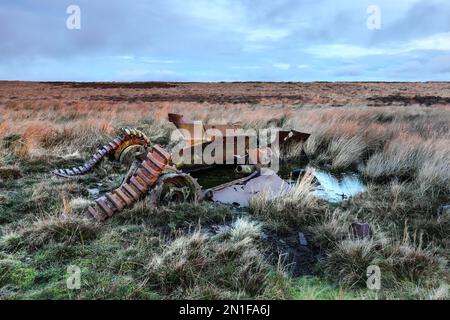 Die Überreste eines Cruiser, Mk I (A9) Panzers auf den Mooren von Teesdale, County Durham, Großbritannien. Dieser Panzer wurde als lebendes Feuerziel verwendet, als das Gebiet PA war Stockfoto