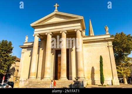 Eglise Catholique Collegiale Saint-Martin, Saint-Remy-de-Provence, Bouches du Rhone, Provence-Alpes-Cote d'Azur, Frankreich, Westeuropa Stockfoto