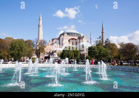 Wasserbrunnen, große Moschee Hagia Sophia, 360 n. Chr., UNESCO-Weltkulturerbe, Istanbul, Türkei, Europa Stockfoto