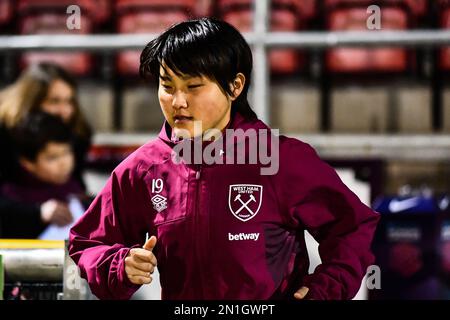 London, Großbritannien. 05. Februar 2023. Dagenham, England, Februar 04 2023: Honoka Hayashi (19 West Ham) vor dem Barclays FA Womens Super League-Spiel zwischen West Ham United gegen Arsenal in Dagenham und Redbridge's Chigwell Construction Stadium.England. (K Hodgson/SPP) Guthaben: SPP Sport Press Photo. Alamy Live News Stockfoto