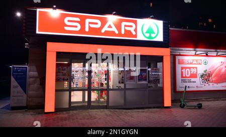 Warschau Polen. 1. März 2021 Spar-Logo-Schild. Firmenschild Spar. Stockfoto