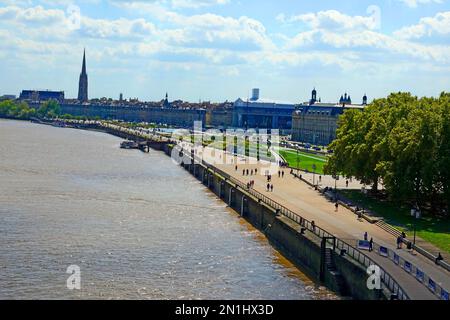 Bordeaux ist eine Hafenstadt am Fluss Garonne im Departement Gironde im Südwesten Frankreichs. Es ist die Hauptstadt der Region Nouvelle-Aquitanien, wie wir Stockfoto