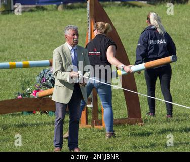 EXETER, DEVON, Großbritannien - 19. Mai 2018 Vorbereitung der Sprünge Stockfoto