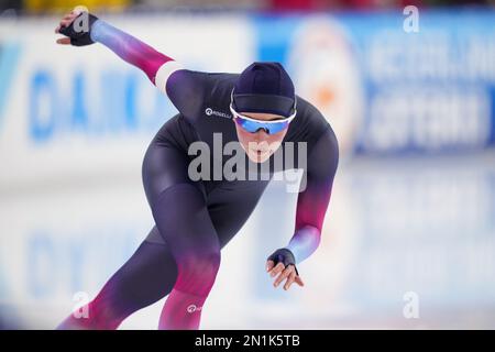 HEERENVEEN, NIEDERLANDE - FEBRUAR 4: Naomi Verkerk tritt am 4. Februar 2023 bei der niederländischen Single Distances Speed Skating Championships 2023 in Heerenveen, Niederlande an der Women's 500m (Foto: Douwe Bijlsma/Orange Pictures) Stockfoto