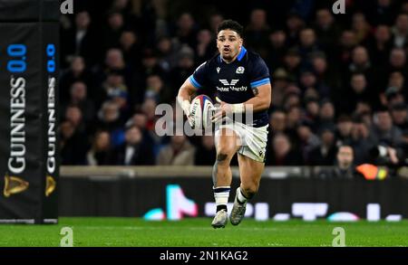 Twickenham. Vereinigtes Königreich. 04. Februar 2023 England V Schottland, Culcutta Cup, Guinness 6 Nations. Twickenham-Stadion. Twickenham. Sione Tuipulotu (Schottland) während des Rugby-Spiels England V Schottland im Culcutta Cup in den Guinness 6 Nations. Stockfoto