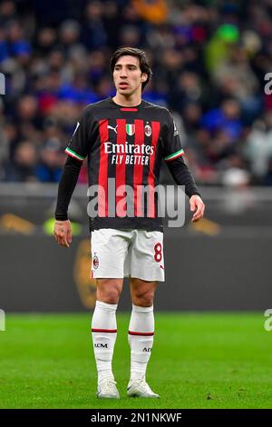 Mailand, Italien. 05. Februar 2023. Sandro Tonali (8) des AC Mailand während des Spiels der Serie A zwischen Inter und AC Mailand bei Giuseppe Meazza in Mailand gesehen. (Foto: Gonzales Photo/Alamy Live News Stockfoto