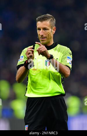 Mailand, Italien. 05. Februar 2023. Schiedsrichter Davide Massa hat während des Spiels der Serie A zwischen Inter und AC Mailand bei Giuseppe Meazza in Mailand gesehen. (Foto: Gonzales Photo/Alamy Live News Stockfoto