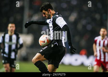 Thessaloniki, Griechenland. 5. Februar 2023. PAOK's Spieler Nelson Oliveira in Aktion während eines Fußballspiels der griechischen Superliga zwischen dem PAOK FC und dem Olympiacos FC. (Kreditbild: © Giannis Papanikos/ZUMA Press Wire) NUR REDAKTIONELLE VERWENDUNG! Nicht für den kommerziellen GEBRAUCH! Stockfoto