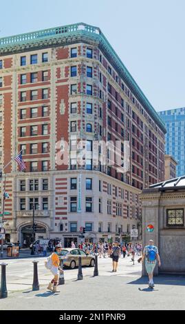 Boston Chinatown: 62 Boylston Street, (192 Tremont Street), ist ein Hochhaus in einem Wohnhaus an der nordwestlichen Ecke von Chinatown, gegenüber vom Boston Common.62 Stockfoto