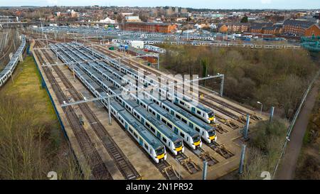 Bild bereitgestellt von Bav Media 07976 880732. Das Bild vom Februar 3 zeigt Thameslink-Züge, die in Bedfordshire als Zug dr. Stockfoto