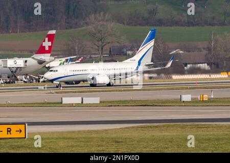 Zürich, Schweiz, Januar 20,2023 Korea Hyundai Boeing 737-7GE startet von Landebahn 28 Stockfoto