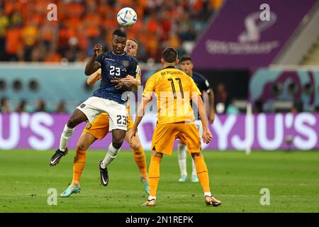 DOHA, KATAR - NOVEMBER 25: Alexander Dominguez während der FIFA-Weltmeisterschaft Katar 2022 Gruppe A zwischen den Niederlanden und Ecuador am 25. November 2022 im Khalifa International Stadium in Doha, Katar. (Foto von MB Media) Stockfoto