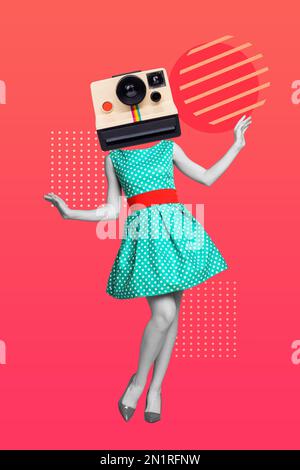 Kreative abstrakte Vorlage Grafik Collage Bild einer charmanten lustigen Frau Insta Kamera statt Kopf isolierter Zeichnungshintergrund Stockfoto