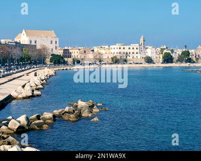 Uferpromenade der Lungomare Imperatore Augusto Straße in Bari, Italien, EU Stockfoto
