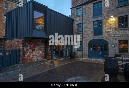 Fassade der Holyrood-Brennerei ein moderner Whisky-Hersteller im Herzen von Edinburgh , Schottland . Stockfoto