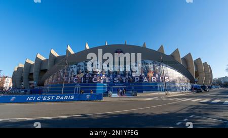 Außenansicht des Parc des Princes, französisches Stadion, in dem der Fußballclub Paris Saint-Germain untergebracht ist Stockfoto