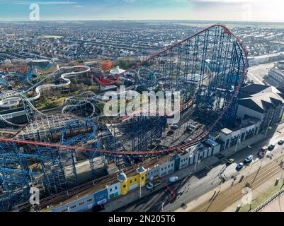 Blackpool Pleasure Beach BPB Aerial Update geschlossen Saison 2023, Inc Big One Re Tracking Stockfoto
