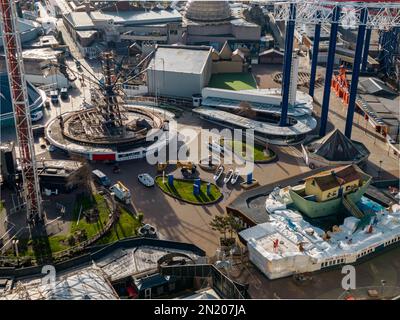Blackpool Pleasure Beach BPB Aerial Update geschlossen Saison 2023, Inc Big One Re Tracking Stockfoto
