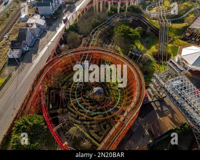 Blackpool Pleasure Beach BPB Aerial Update geschlossen Saison 2023, Inc Big One Re Tracking Stockfoto