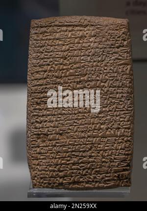 Eine Tafel Sargon von Akkad, eingraviert im antiken assyrischen Dialekt. "Der König, Sarrukin, Akkadianer König, der König der vier Welten, der starke König. ' Stockfoto