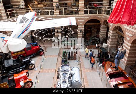 Das Cengelhan Rahmi M. Koc Museum Interieur ist ein Technikmuseum in Ankara, Türkei Stockfoto