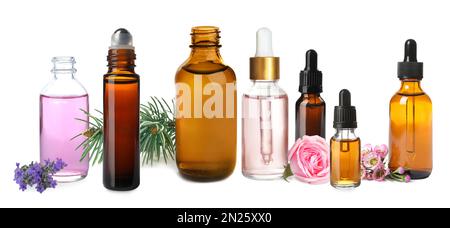 Set verschiedener ätherischer Öle, die in der Aromatherapie auf weißem Hintergrund verwendet werden, Bannerdesign Stockfoto