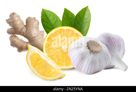 Ingwerwurzel, Knoblauch und Zitrone auf weißem Hintergrund Stockfoto