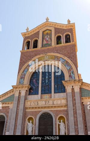 Architektonische Sehenswürdigkeiten des Heiligtums der „Madonna Nera“ von Tindari in Patti, Provinz Messina, Sizilien, Italien. Stockfoto