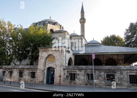 Die Kılıç-Ali-Pascha-Moschee istanbul ist eine Moschee im Herzen eines Komplexes, der zwischen 1580 und 1587 von Mimar Sinan entworfen und erbaut wurde Stockfoto