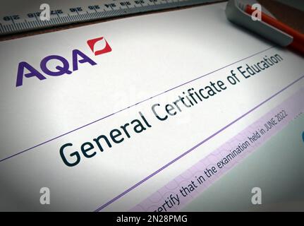 AQA – Allgemeines Ausbildungszertifikat – GCE, nach englischen A-Level-Prüfungen Stockfoto