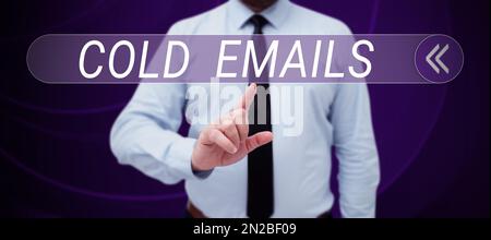 Text mit E-Mails zu Inspiration Kälte. Wort für unerbetene E-Mails, die ohne vorherigen Kontakt an einen Empfänger gesendet werden Stockfoto