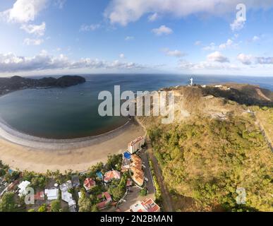 San Juan Del Sur Bay aus der Vogelperspektive bei Sonnenaufgang Stockfoto