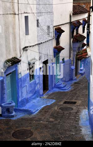 Allee in Chefchaouen, Nordmarokko, Region Tanger-Tetouan-Al Hoceima, Marokko Stockfoto