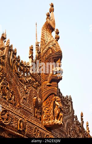 Kloster Shwenandaw mit Holzschnitzereien, Mandalay, Myanmar, Mandalay, Myanmar Stockfoto