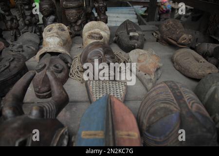 Kinshasa Masken auf den Masken-Märkten in der Demokratischen Republik Kongo Stockfoto