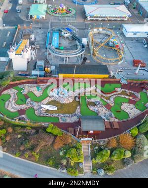 Ein Crazy-Golfplatz in littlehampton an der Westküste von sussex aus der Vogelperspektive Stockfoto