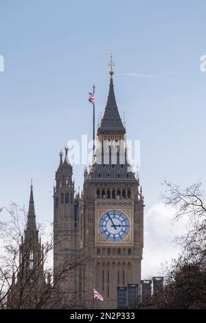 Big Ben (auch bekannt als Queen Elizabeth Tower) auf den Houses of Parliament Buildings, Westminster, London, Großbritannien Stockfoto