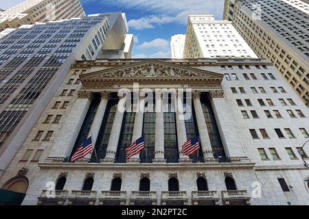 NEW YORK CITY - 5. APRIL: New York Stock Exchange Closeup am 5. April 2016 in Manhattan, New York City. Es ist die weltweit größte Börse von mar Stockfoto