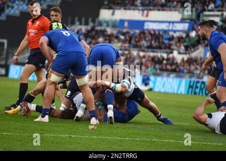 Rom, Italien. 05. Februar 2023. Guinness Six Nations Rugby Champioship, Debüt für Italien und Frankreich auf dem Olimpic Satadium of Rome, italienisches Team und französisches Team kämpfen um den Ball und das französische Team gewann das Spiel mit einem Ergebnis von 24 bei 29. (Foto: Pasquale Gargano/Pacific Press/Sipa USA) Guthaben: SIPA USA/Alamy Live News Stockfoto