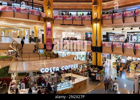 Kuala Lumpur, Malaysia - Dezember 4,2022 : Sunway Pyramid ist ein Einkaufszentrum in Bandar Sunway, Petaling Jaya. Stockfoto