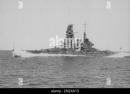 JAPAN - 28. August 1934 - das japanische Schlachtschiff Haruna wird nach ihrem zweiten Refi irgendwo vor Japan im Jahr 1934 auf See getestet - Foto: Stockfoto