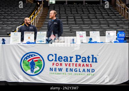 7. jährliche Boston BFit Challenge First Responder Support Climb mit Unterstützung von National Grid im Boston TD Garden. Stockfoto