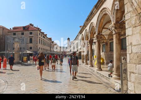 Die Altstadt von Dubrovnik ist eines der beliebtesten Reiseziele an der Adria. Die Thrones-Serie wurde hier gedreht. Dalmatien, Kroatien Stockfoto