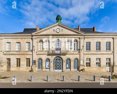 Rathaus / Mairie / Hotel de Ville - Le Blanc, Indre (36), Frankreich, im klassischen Architekturstil des 19./20. Jahrhunderts. Stockfoto