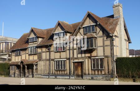 Shakespeares Geburtsort ist ein Fachwerkhaus aus dem 16. Jahrhundert in der Henley Street, wo der Barde 1564 in Stratford-upon-Avon geboren wurde Stockfoto