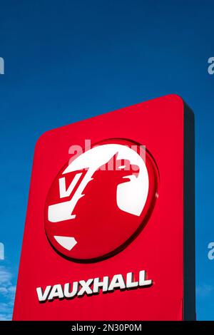 Nahaufnahme Vauxhall Autohaus Schild UK Stockfoto