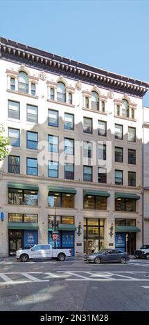 Boston Downtown: Das Cunard Building trägt seine maritime Geschichte an der Fassade, und das Restaurant Servia ist nach einem ehemaligen Cunard-Schiff benannt. Stockfoto