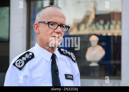 London, Großbritannien. 07. Februar 2023. Sir Mark Rowley, Met Police Commissioner, gibt eine kurze Erklärung zur heutigen Verurteilung des Ex Met Police Officer David Carrrick ab. Kredit: Imageplotter/Alamy Live News Stockfoto